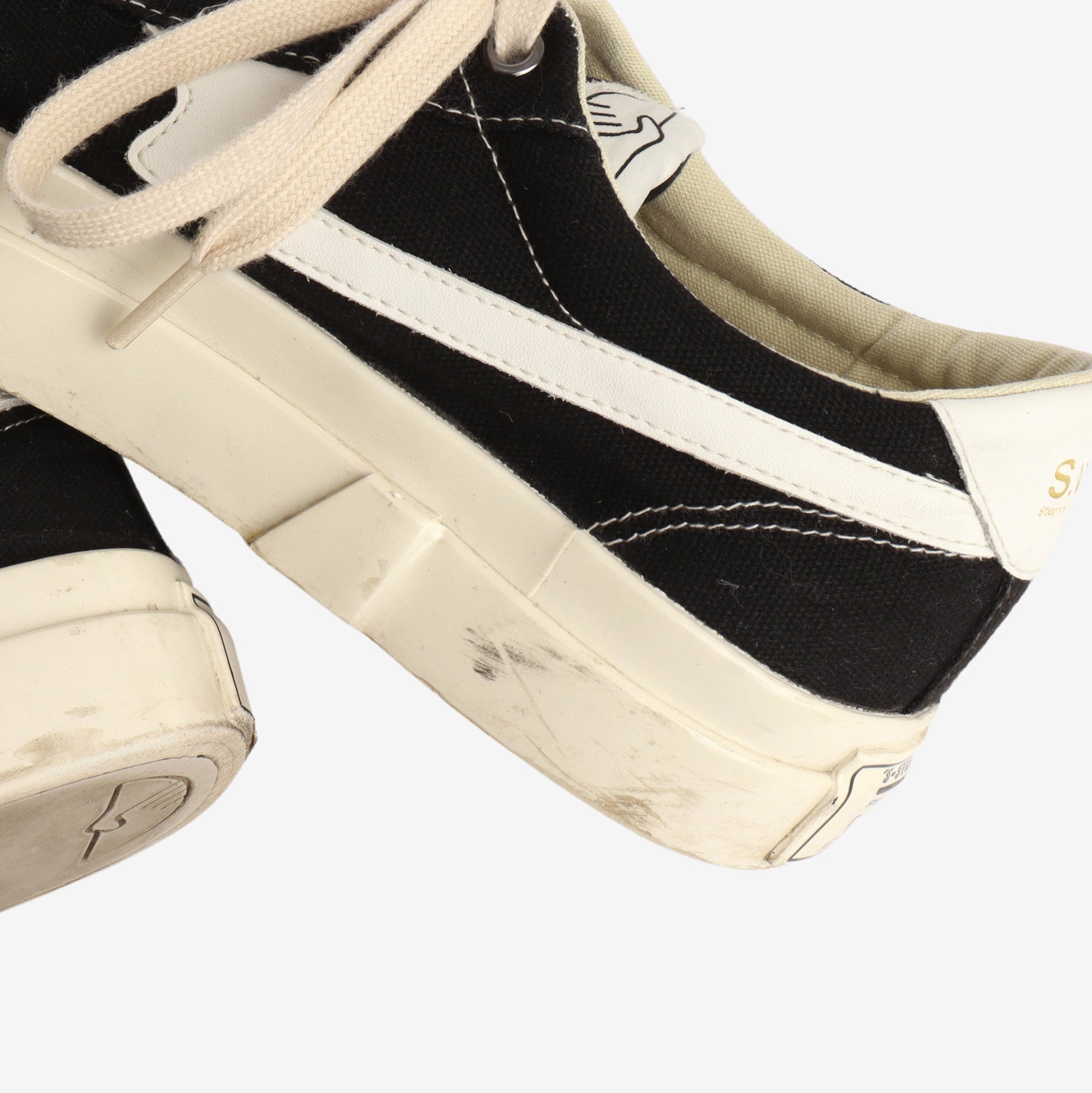 Dellow Canvas Sneakers