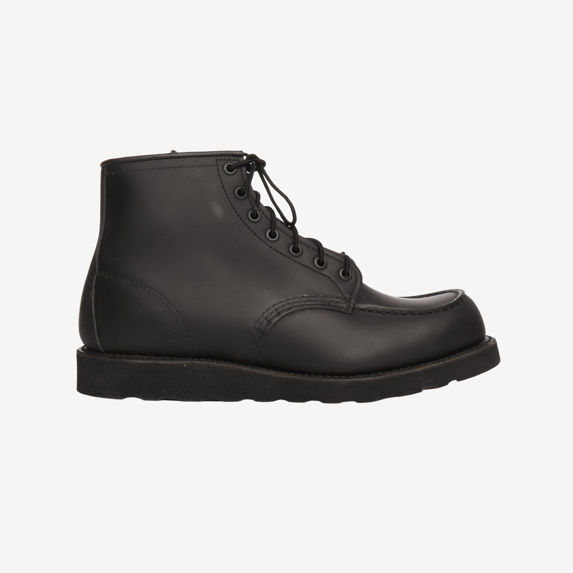 8137 Classic Moc Toe Boots