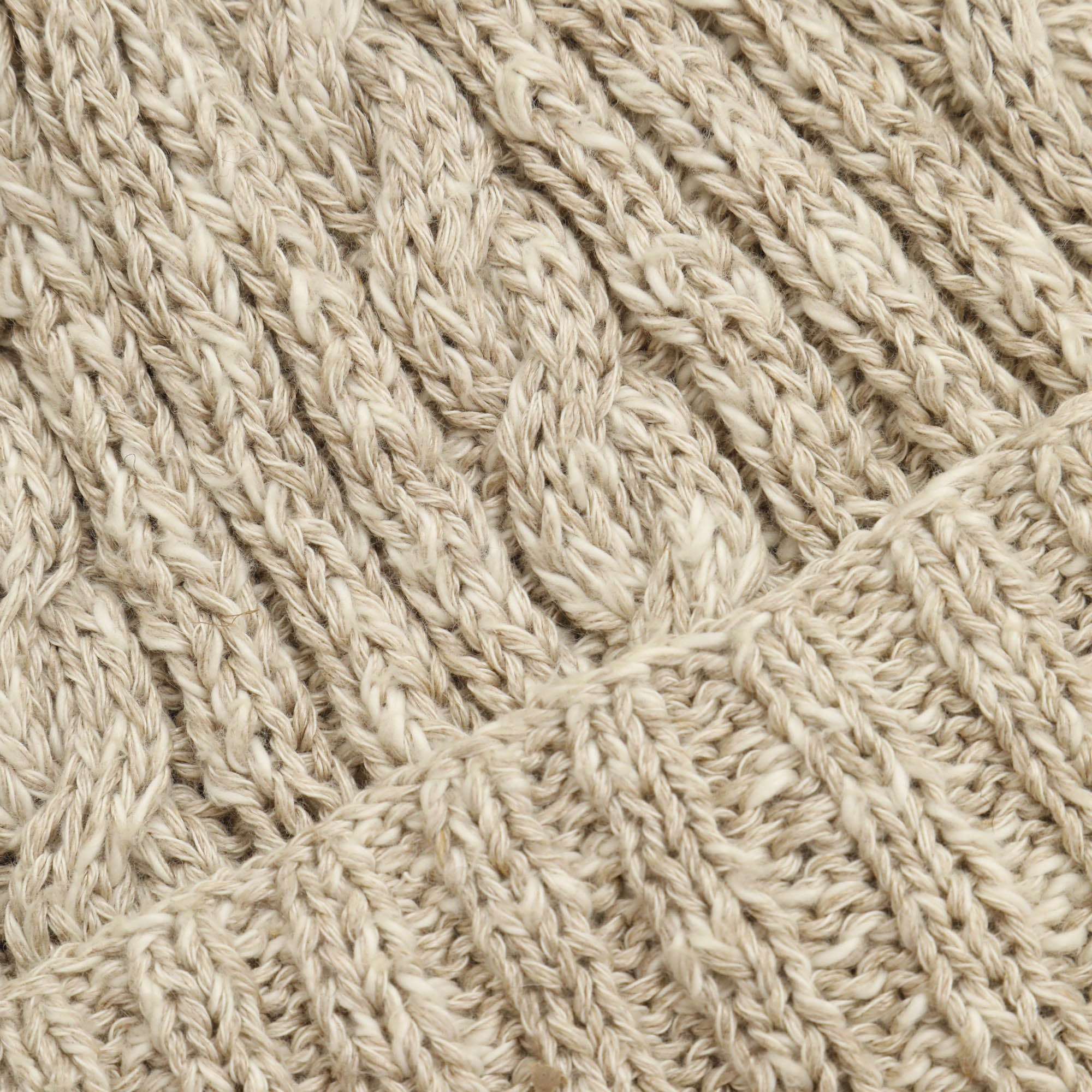 Allevol Cable Knit Beanie