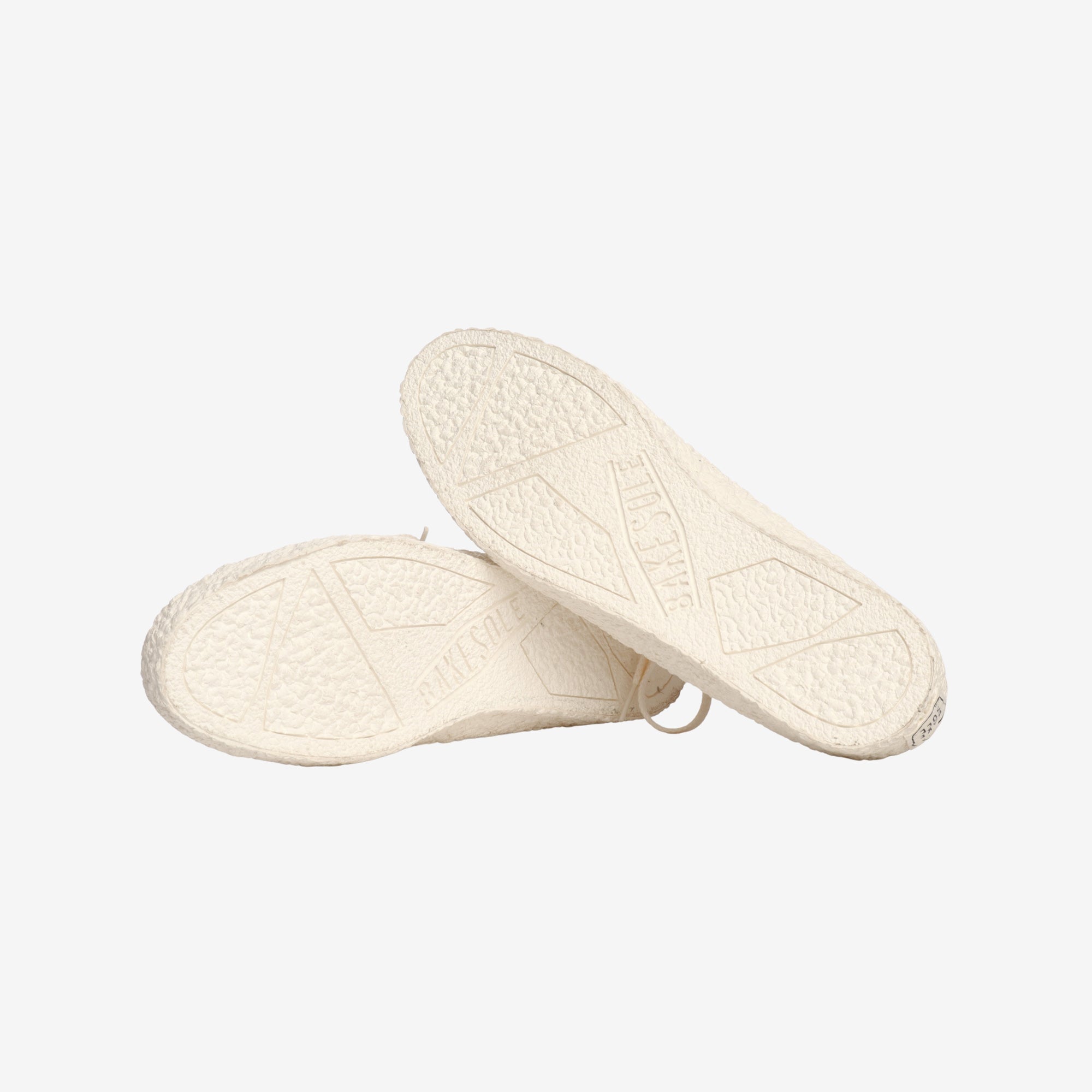 Choux Plain Canvas Trainer